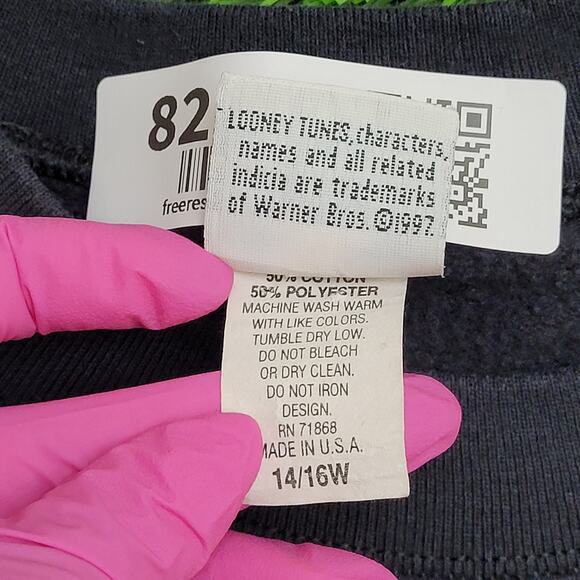 Vintage 1997 Tazmanian Devil Sweatshirt Womens XL 22x25 Black - Picture 7 of 13